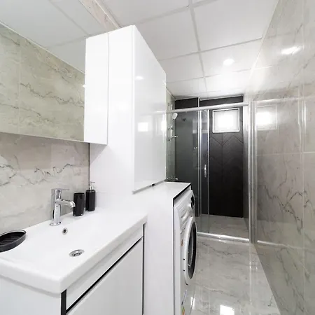 Central And Modern Apartment Near Beach In Antalya *