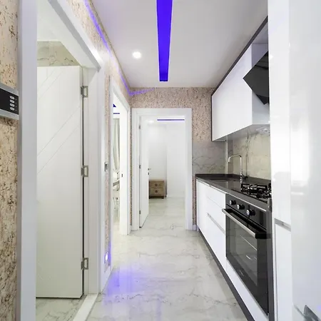 Central And Modern Apartment Near Beach In Antalya *